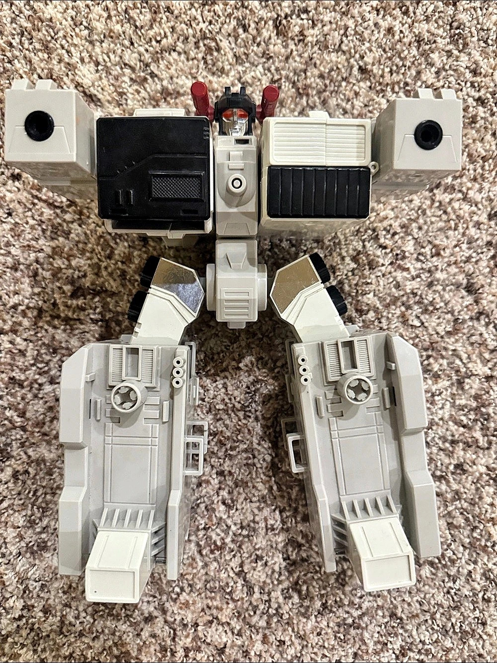 Hasbro Transformers G1 Metroplex Transforming Robot Toy